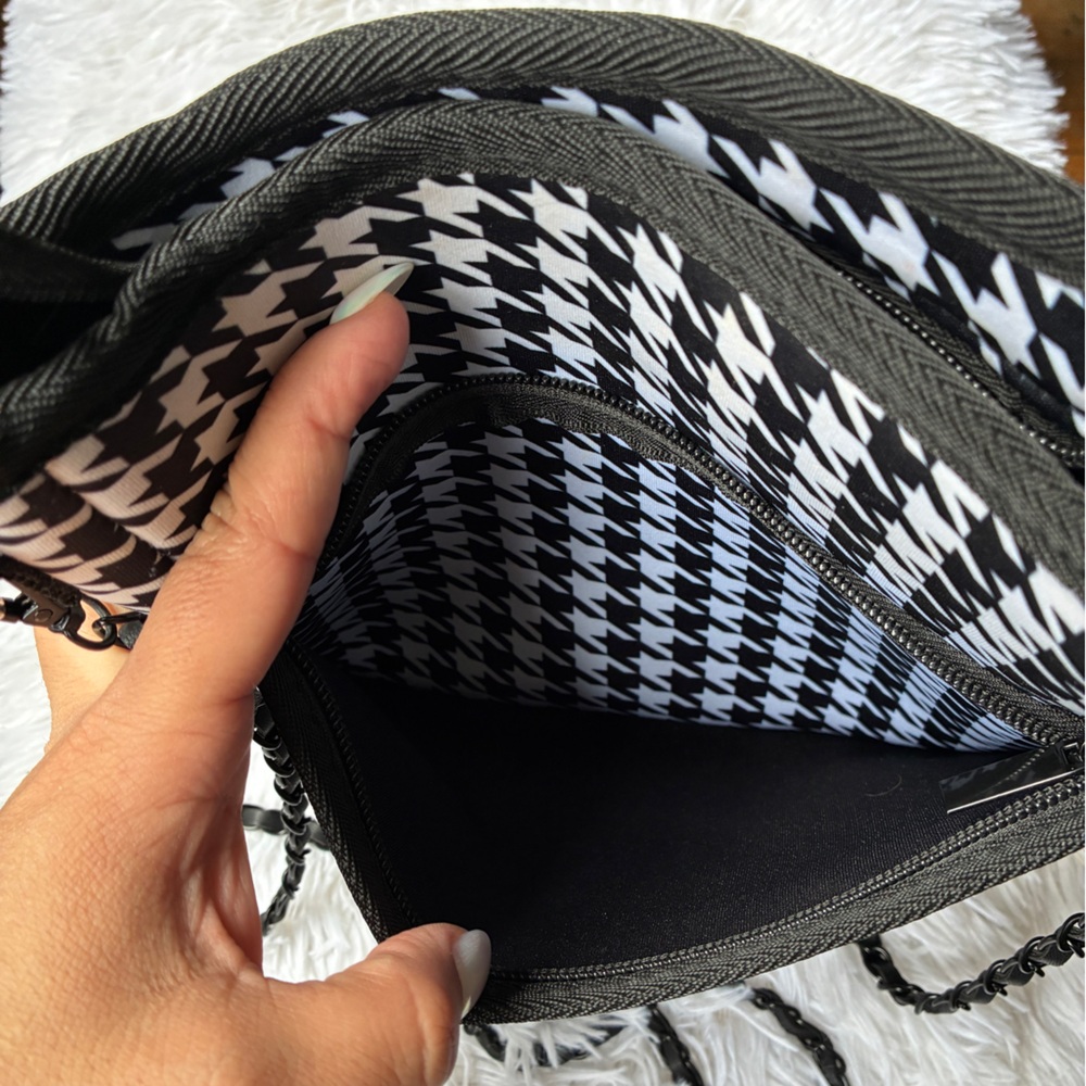 HAUTE SHORE JERI Houndstooth Print Crossbody 🖤 - Picture 12 of 13